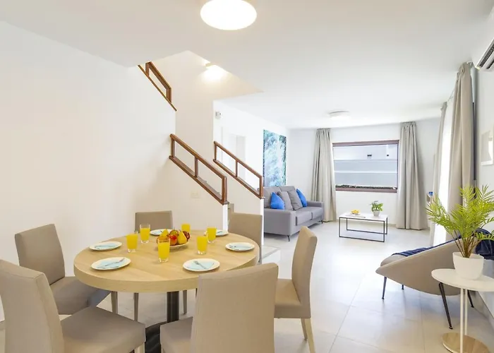 Lana By * Πλάγια Μπλάνκα